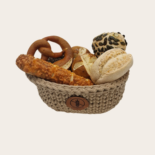 Glutenfreier gehäkelter Brotkorb mit Holzboden